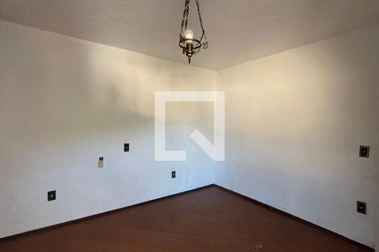 Casa à venda com 4 quartos, 675m² em Cidade Universitária, Campinas