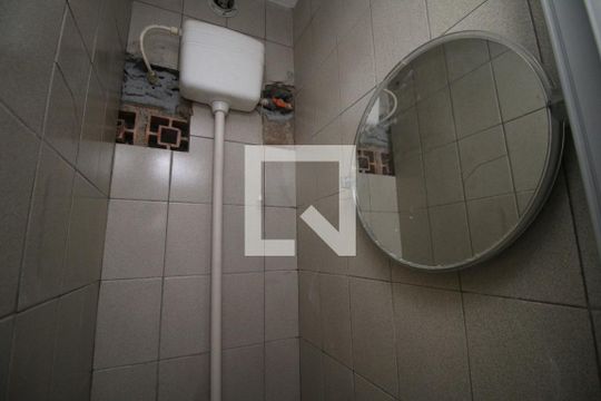 Banheiro de serviço de casa à venda com 3 quartos, 360m² em Taquara, Rio de Janeiro