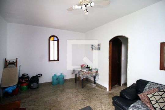 Sala de casa à venda com 3 quartos, 360m² em Taquara, Rio de Janeiro