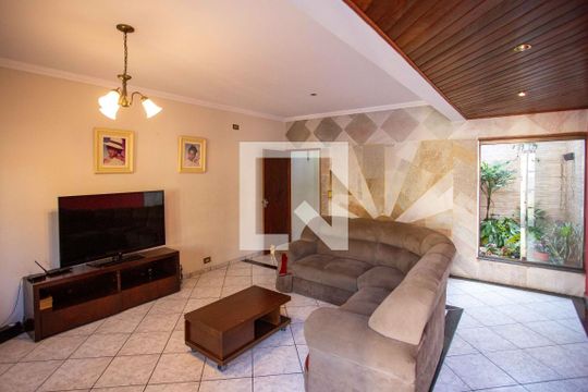 Casa para alugar com 3 quartos, 180m² em Canhema, Diadema