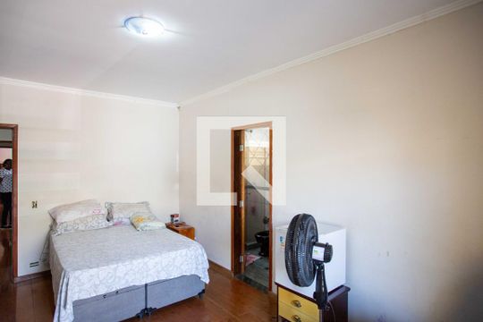 Quarto Suíte de casa para alugar com 3 quartos, 180m² em Canhema, Diadema