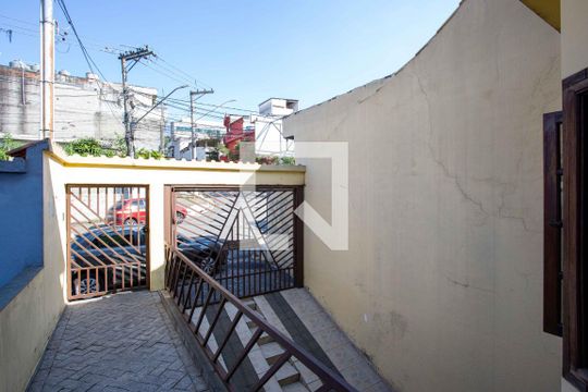 Área comum de casa para alugar com 3 quartos, 180m² em Canhema, Diadema