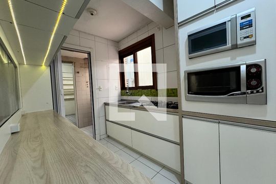 Cozinha de apartamento à venda com 3 quartos, 110m² em Centro, São Leopoldo
