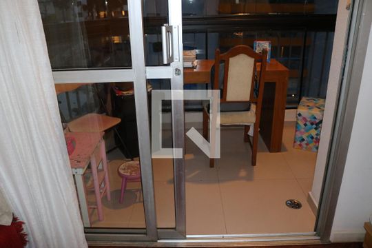 Varanda de apartamento para alugar com 3 quartos, 100m² em Pompeia, São Paulo
