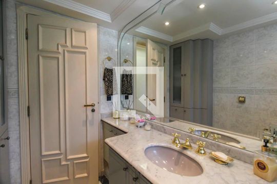 Banheiro de apartamento à venda com 4 quartos, 250m² em Jardim Avelino, São Paulo