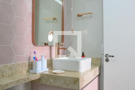 Banheiro - Quarto 1 Suite de apartamento à venda com 2 quartos, 66m² em Vila Dom Pedro I, São Paulo