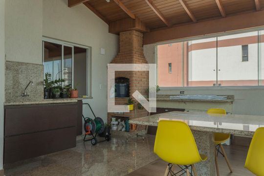 Área privativa de apartamento para alugar com 3 quartos, 199m² em Vila Marlene, São Bernardo do Campo