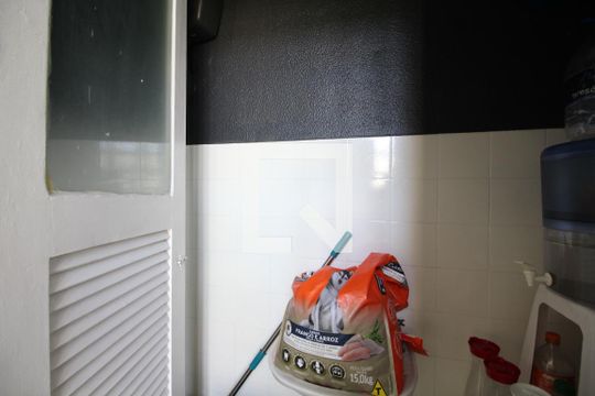 Banheiro de Serviço de apartamento à venda com 4 quartos, 97m² em Jacarepaguá, Rio de Janeiro