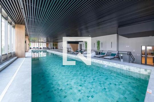 Piscina de apartamento para alugar com 1 quarto, 32m² em Jardim das Acacias, São Paulo