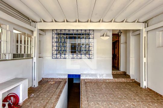Garagem de casa à venda com 3 quartos, 300m² em Belenzinho, São Paulo