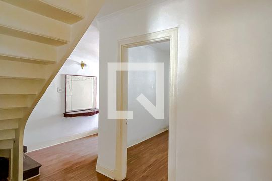 Hall/Escada de casa à venda com 3 quartos, 300m² em Belenzinho, São Paulo