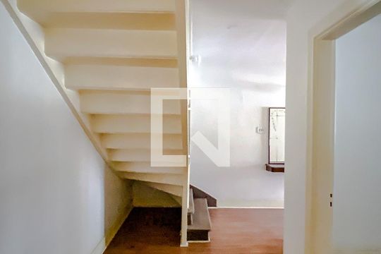 Hall/Escada de casa à venda com 3 quartos, 300m² em Belenzinho, São Paulo