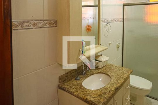 Banheiro de casa à venda com 2 quartos, 280m² em Jardim Record, São Paulo