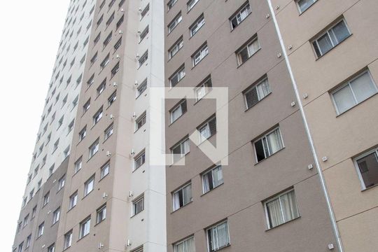 Fachada do bloco de apartamento para alugar com 2 quartos, 44m² em Piraporinha, Diadema