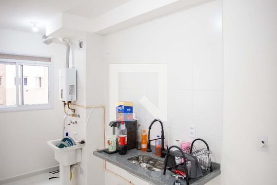 Cozinha de apartamento para alugar com 2 quartos, 44m² em Piraporinha, Diadema