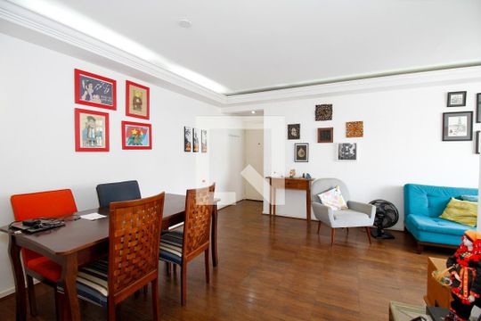 Sala de Estar e Jantar de apartamento à venda com 2 quartos, 117m² em Cerqueira César, São Paulo