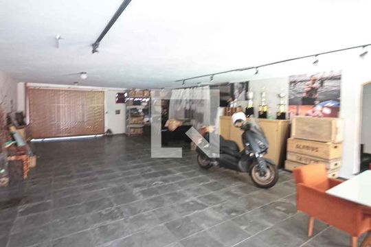 Garagem de casa à venda com 3 quartos, 450m² em Parque da Vila Prudente, São Paulo