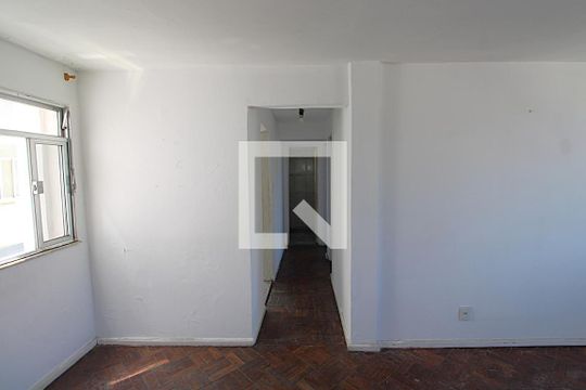 Corredor de apartamento à venda com 2 quartos, 50m² em Tomás Coelho, Rio de Janeiro
