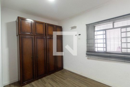 Quarto 1 de casa para alugar com 2 quartos, 90m² em Vila Ré, São Paulo