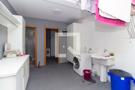 Lavanderia de casa à venda com 3 quartos, 260m² em Jardim da Gloria, São Paulo
