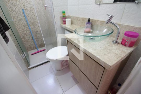 Banheiro Social de apartamento à venda com 2 quartos, 39m² em Jardim Boa Vista (zona Oeste), Osasco