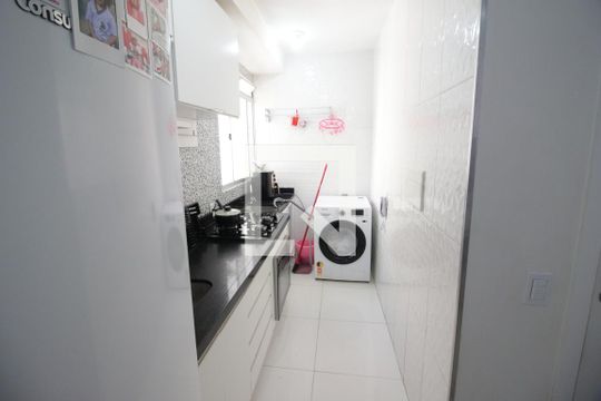 Cozinha e Área de Serviço de apartamento para alugar com 2 quartos, 39m² em Jardim Boa Vista (zona Oeste), Osasco