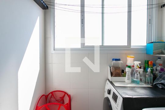 Área de Serviço de apartamento à venda com 2 quartos, 47m² em Vila Carmosina, São Paulo