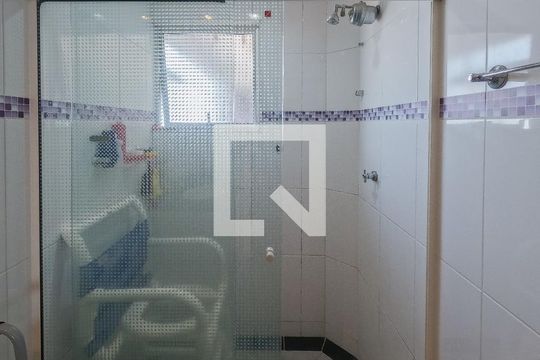Banheiro de apartamento à venda com 3 quartos, 110m² em Piqueri, São Paulo