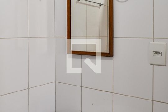 Banheiro de kitnet/studio para alugar com 1 quarto, 35m² em Menino Deus, Porto Alegre