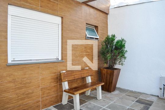 Fachada de kitnet/studio para alugar com 1 quarto, 35m² em Menino Deus, Porto Alegre