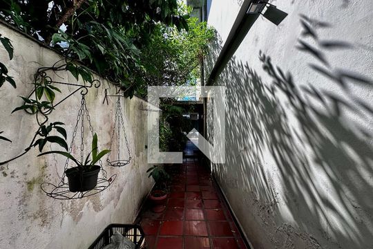Quintal de casa à venda com 3 quartos, 128m² em Brooklin, São Paulo