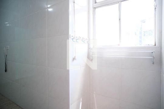Área de Serviço de apartamento para alugar com 2 quartos, 54m² em Vila Marieta, São Paulo