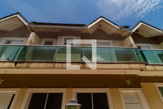 Área comum de casa de condomínio à venda com 3 quartos, 100m² em Vila Mazzei, São Paulo