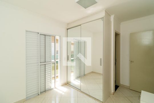 Suíte de casa de condomínio à venda com 3 quartos, 100m² em Vila Mazzei, São Paulo