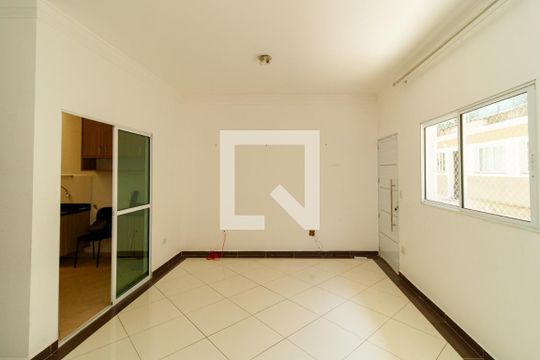 Sala de casa de condomínio para alugar com 3 quartos, 100m² em Vila Mazzei, São Paulo