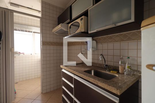 Cozinha de apartamento para alugar com 1 quarto, 40m² em Jardim Palma Travassos, Ribeirão Preto
