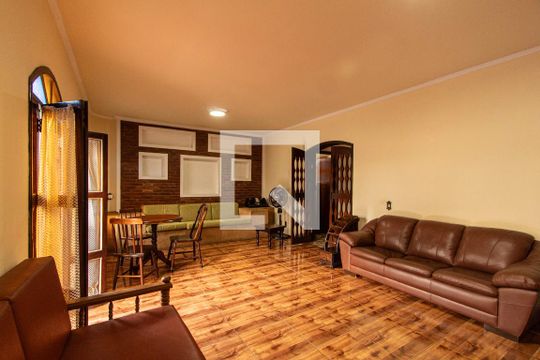 Sala de casa para alugar com 4 quartos, 150m² em Jardim America, Sorocaba
