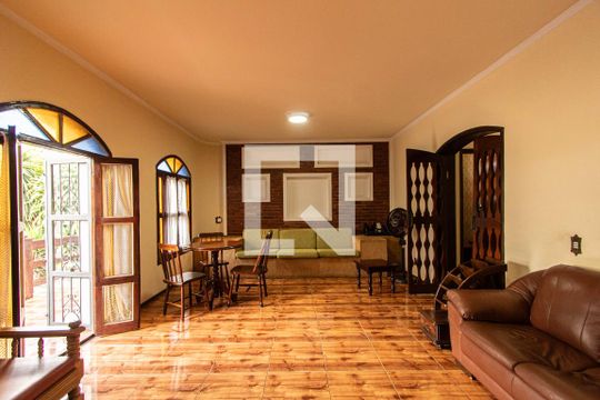 Sala de casa para alugar com 4 quartos, 150m² em Jardim America, Sorocaba