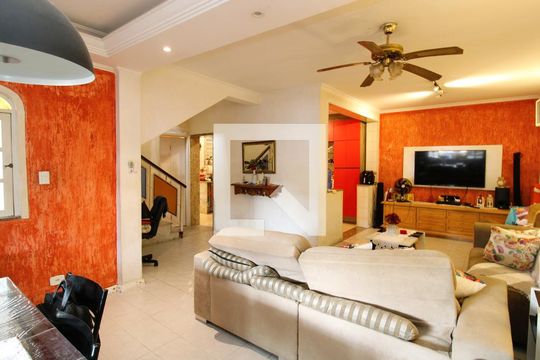 Casa à venda com 2 quartos, 300m² em Jardim Modelo, São Paulo