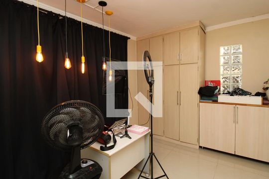 Suíte de casa à venda com 2 quartos, 300m² em Jardim Modelo, São Paulo