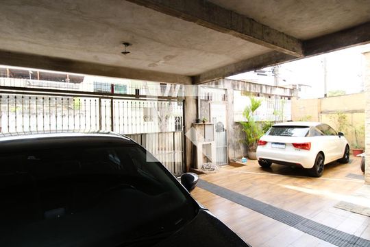 Garagem de casa à venda com 2 quartos, 300m² em Jardim Modelo, São Paulo