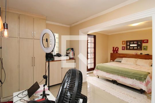 Suíte de casa à venda com 2 quartos, 300m² em Jardim Modelo, São Paulo