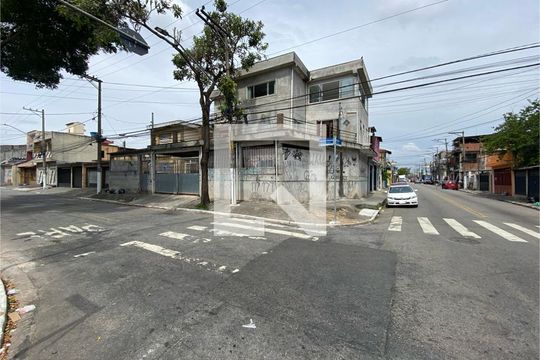 Vista da Rua de casa à venda com 2 quartos, 300m² em Jardim Modelo, São Paulo