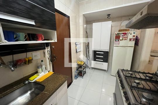Cozinha de apartamento à venda com 3 quartos, 78m² em Jardim Guanabara, Rio de Janeiro