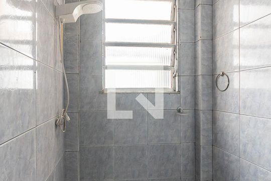 Banheiro de apartamento à venda com 1 quarto, 44m² em São Francisco Xavier, Rio de Janeiro