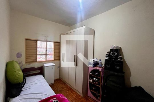 Quarto 2 de casa à venda com 3 quartos, 300m² em Vila Industrial (campinas), Campinas