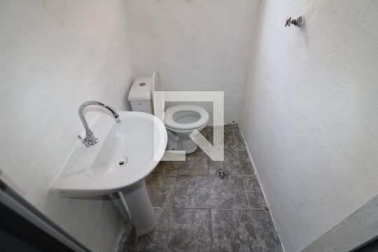 Banheiro de casa para alugar com 1 quarto, 56m² em Limão, São Paulo
