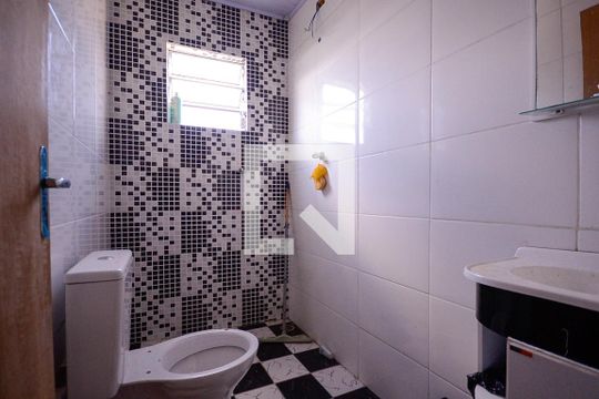Banheiro  de casa à venda com 2 quartos, 65m² em Vila Moraes, São Paulo