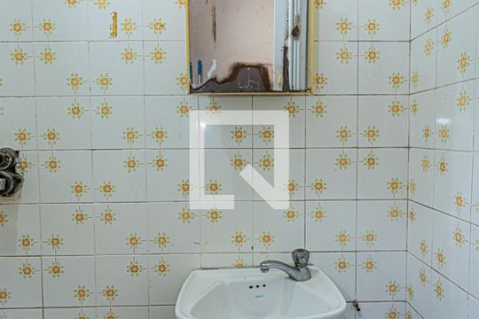 Banheiro de serviço de casa à venda com 3 quartos, 160m² em Vila Diva (zona Norte), São Paulo