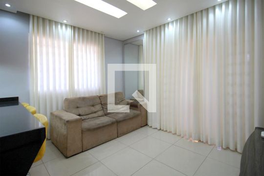 Sala de casa para alugar com 3 quartos, 80m² em Vera Cruz, Belo Horizonte